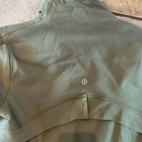 Lululemon define jacket size 10 - Picture 4 of 4
